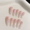 [Original de Ling Luo] Color Nude Blanco Lechoso Rubor Degradado Simple y Suave Cuenta de Vidrio Ojo de Gato Uñas Postizas Hechas a Mano Venta al por Mayor