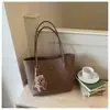 Bolso de Mujer Retro de Alta Gama de Gran Capacidad 2026 Nuevo Bolso de Hombro Tote de Moda Transfronterizo Bolso Casual de Axila