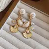 Pendientes de Perla Flor de Concha Aguja de Plata, Pendientes Exquisitos Estilo Vacaciones Playa, Diseño de Nicho, Pendientes de Gama Alta para Mujer