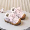 Tênis de Caminhada para Meninas 2026 Outono Novo Laço de Cadarço Sapatos de Princesa para Bebê Tênis Macios