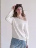 Top asimétrico de hombros descubiertos, suéter de punto blanco para mujer, nuevo estilo coreano de primavera, suéter único y hermoso de manga larga 9422