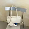 Bolsa feminina de grande capacidade, nova moda outono 2026, bolsa de ombro moderna, bolsa tote vintage de alta qualidade para o dia a dia