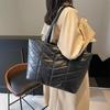 2025 Nova Bolsa de PU Bolsa de Roupas de Algodão Bolsa de Mão Bolsinha de Ombro Acolchoada para o Trabalho Bolsa Tote de Grande Capacidade