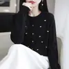 Top fino bordado para llevar sobre un abrigo de otoño, nuevo cárdigan de punto elegante de manga larga para mujer, estilo dulce de corazón en amarillo