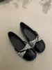 Primeiro Encontro com Sapatos de Salto Baixo com Tiras Cruzadas Florais Estilo Francês para Mulheres, Sapatos Planos Macios para Primavera e Outono, Sapatos de Vovó, Mocassins e Sapatilhas