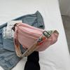 Bolsa Pequena Casual Maca Bolsa de Cintura Feminina 2025 Nova Bolsa Transversal Moderna Bolsa de Peito Esportiva Bolsa de Ombro Versátil de Nicho