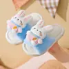 Chinelos de Algodão Fofos para Meninas, Novo Modelo de Inverno, Interno e Externo, Sola Macia Antiderrapante, Pelúcia Quente, Coelho, Chinelos de Encaixe de Algodão para Crianças