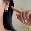 Hebilla de Oreja de Estrella de Cinco Puntas Estilo Coreano Simple para Mujer Diseño de Nicho Sentido de Diseño Pendiente de Oreja de Celebridad de Internet Personalidad Elegante Accesorios para Oreja de Estrella Moderno