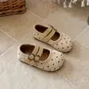 Sapatos Pequenos de Couro com Bolinhas em Camurça Estilo Coreano para Crianças Pequenas Sapatos de Princesa para Crianças Pequenas Sapatilhas Estilo Floresta Lançamento Primavera/Outono 2026 Sola Macia