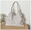 Nova Bolsa Tote Macia com Estampa de Estrelas Off-White 2026, Estilo Artístico, Fresco, Fofo e Relaxado, Bolsa de Ombro de Nylon para Mulheres