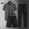 Traje Deportivo Casual de Seda de Hielo para Hombre, Nuevo Estilo de Verano, Camiseta Fina de Manga Corta, Pantalones Cortos, Conjunto de Tres Piezas de Secado Rápido para Correr