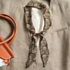 Bufanda Larga de Cuello Pequeño de Cuadros Británicos para Mujer, Accesorio de Bufanda Versátil para el Viaje Diario, Elegante Accesorio para el Cuello