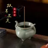 Quemador de incienso de tres patas con doble asa, pequeño quemador de incienso de cerámica para uso doméstico, soporte de incienso estilo Zen, soporte de incienso para estudio y mesa de té, quemador decorativo de aromaterapia