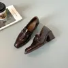 Zapatos Mary Jane de Cuero Suave Estilo Retro Francés para Mujer Tacón Grueso Zapatos de Una Sola Pieza Versátiles para el Trabajo Temperamento Boca Baja Zapatos Pequeños de Cuero Mocasines