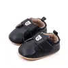 Primavera e outono sapatos de bebê de couro novo 0 a 2 anos de idade bebê meninos e meninas de borracha macia fundo antiderrapante sapatos casuais da criança