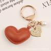 Nuevo Colgante Llavero Corazón de Cuero Aleación Creativo Colorido Corazón de Durazno Perla Accesorios Pequeña Decoración de Bolso Fresca