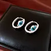 Clip de oreja cuadrado de circón azul marino Pendiente de clip Pendiente de clip de oreja de lujo ligero de alta gama Pendientes elegantes Temperamento Moda Versátil Pendiente Venta al por mayor