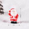 Nuevo micropaisaje navideño con escena de nieve, anciano, muñeco de nieve, tren, caja, calcetines navideños, pequeñas campanas de regalo, adornos de resina