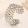 Pulsera Abierta de Acero Inoxidable para Presión de Aceite Europea y Americana Transfronteriza para Mujeres, Simple, de Gama Alta, Temperamento y Exagerada Joyería de Mano Fabricante Venta al por Mayor