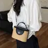 Bolsa Quadrada Pequena de Palha Trançada Retrô para Mulheres 2026 Nova Bolsa de Mão de Verão Bolsa Caixa Transversal de Alta Qualidade Versátil Bolsa para o Dia a Dia