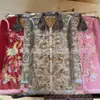 Tamanho Grande Gola Alta com Fivela Real Jaqueta de Penas Acolchoada Roupas de Sacrifício para o Frio Roupas de Papel para Idosos Gola Alta Fivela Real Roupas de Papel para o Frio