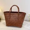 Bolsa de mano tejida nueva de primavera 2026 Bolsa con nudo de bambú Bolso de mano simple vintage Bolsa de compras de gran capacidad Bolsa tejida