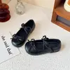 Zapatos de Princesa con Lazo de Moda para Niña 2026 Nuevo Estilo Primavera y Otoño Zapatos Planos de Cuero Plateados Suaves para Bebé