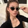 Gafas de Sol Retro Metálicas Color Verde Oscuro Estilo Europeo, Americano y de Hong Kong Moda Ojo de Gato Rostro Cuadrado Elegante Gafas de Sol de Verano Protección UV