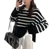 Suéter de cuello redondo informal de moda de estilo holgado y perezoso para otoño e invierno, suéter de punto con costuras a rayas de estilo coreano para mujer.