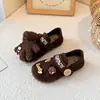 Zapatos de Cuero de Moda con Muñeca de Dibujos Animados Casuales para Niñas 2026 Primavera y Otoño Nuevos Suela Suave Gamuza Zapatos Birkenstock Mocasines Versátiles