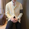 Cárdigan de punto a rayas japonesas con bloques de color, suéter de cuello redondo para hombre, corte ajustado, moda moderna, estilo BF, ropa exterior, suéter con botones