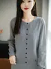 Elegante y sencillo cárdigan de punto de algodón puro para mujer, chaqueta abotonada de cuello redondo, top suéter versátil de diseño adelgazante