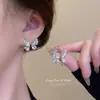 Pendientes Pequeños de Mariposa Plateada con Diamantes Completos para Mujer 2025 Nuevo Estilo Caliente Lujo Accesible Pendientes de Gama Alta con Joyería de Oreja Elegante Única
