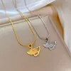 [Acero de titanio de cuerpo completo] collar femenino diseño de nicho simple colgante de ginkgo cadena corta para clavícula estilo coreano viento frío cuello