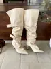 Botas femininas de salto alto fino com bico fino, que vão acima do joelho, com fivela de cinto, botas empilhadas, botas longas de inverno 2026