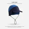 Chapéu Estilo Coreano em Lã Polar Color Block Lei Feng para Homens e Mulheres, Gorro de Beisebol Quente de Inverno Espesso com Proteção para Orelhas, Chapéu de Bico de Pato para Voar ao Ar Livre