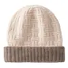 Gorro de punto de alta calidad con bloques de color, 100% cachemira pura, unisex, adecuado para otoño e invierno, versátil, talla grande, te mantiene abrigado y protege tus orejas