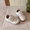 Sapatos Mary Jane Baixos de Bolinhas Infantis Outono Versão Coreana para Meninas Estudantes com Velcro Solado Macio Sapatos Casuais