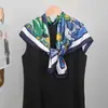 Pañuelo Cuadrado de Seda Sarga Estilo Retro 90cm Suministro de Pañuelos de Seda Punto de Venta Wholesale Moda Ropa de Trabajo Chal Versátil para Mujer