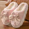 Nuevas Zapatillas de Algodón con Mariposas Lindas para Mujer Otoño e Invierno 2025, Zapatos de Maternidad, Zapatillas Peludas Cálidas para Interior con Suela Gruesa