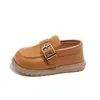 Zapatos de piel para niños estilo británico, nuevo modelo otoño 2026, zapatos de hebilla cuadrada versátiles para niñas pequeñas, zapatos formales para niños, comercio exterior
