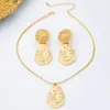 Conjunto de collar y aretes de tres piezas con textura geométrica plisada grande para mujer, simple y versátil