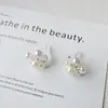 Pendientes de Flor de Cinco Pétalos con Bloques de Color, Circonita y Perla, Pendientes de Flor para Mujer, Pendientes de Moda y Elegantes con un Toque de Lujo, Fábrica Mayorista