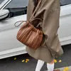 Bolso de Hombro Plegado Otoñal Textura Casual para el Trabajo 2025 Bolso Cubo para Mujer Nuevo Bolso de Mano de Moda Bolso Cruzado