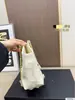Bolsa de ombro 26Mtote26Chobo inspirada na Chanel com alça de corrente, casual, moderna e com uma textura macia e delicada