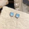 Pendientes de Corte de Fuegos Artificiales Azules Brillantes de Lujo Ligero para Mujer, Pendientes de Moda de Nicho para el Lóbulo de la Oreja, Pendientes de Diamante de Alto Carbono Color Rojo Rosa
