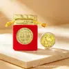 Año de la Oveja Moneda Conmemorativa de la Suerte Bolsa de Tela Roja Tres Ovejas Trayendo Prosperidad Hoja de Oro de Imitación Moneda de Oro de Año Nuevo Personalización Regalo de Año Nuevo Transfronterizo Venta al por Mayor