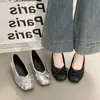 Zapatos planos estilo francés para mujer con lazo, punta poco profunda plateados, nueva colección de otoño 2026, zapatos planos de ballet con punta cuadrada, zapatos pequeños de piel