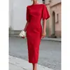 2026 Otoño Europeo Más Vendido Vestido de Temperatura Elegante Ceñido a la Cintura Adelgazante de Longitud Media para Mujer