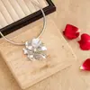 Set de Joyería Dulce y Lindo Transfronterizo, Collar con Colgante de Flor a la Moda y Personalizado, Aretes de Flor, Collar y Aretes